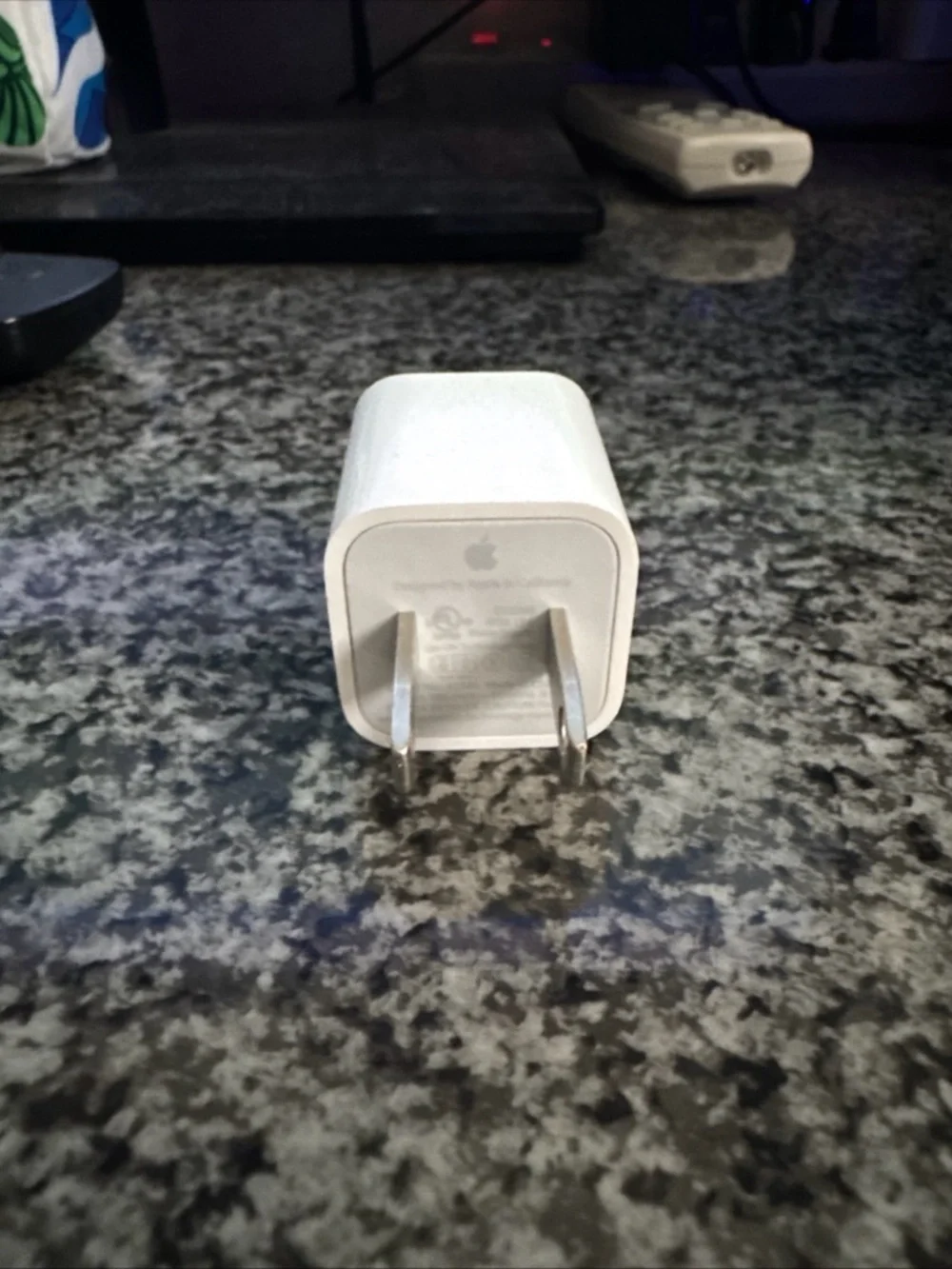 Original Apple A1385 5W USB Wall Charger Cube Power Adapter for iPhone - White